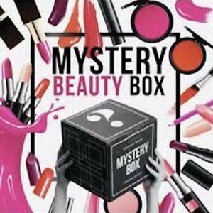 🌷🌸BEAUTY MYSTERY BOX!🌸🌷~ $60 DOLLARS WORTH